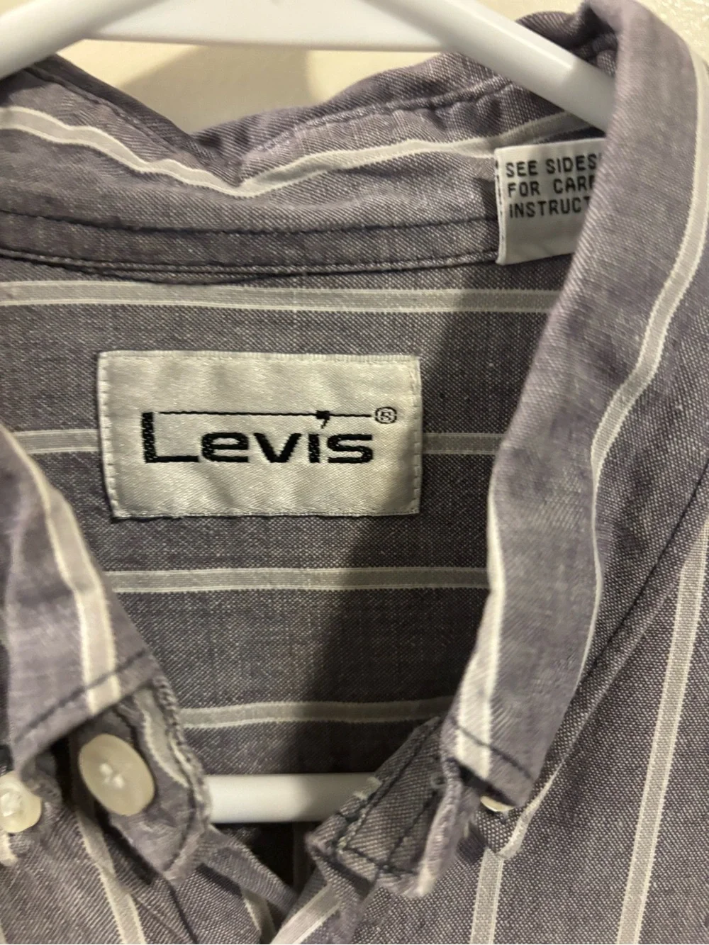 Levi's Vintage Men's Size Medium Blue Striped Button Down Shirt Long Sleeve VTG